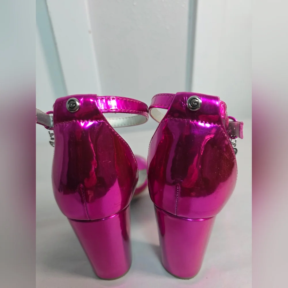 G by GUESS Shantel Metallic Pink Ankle Strap Block Heel Sandals - Size 6.5M